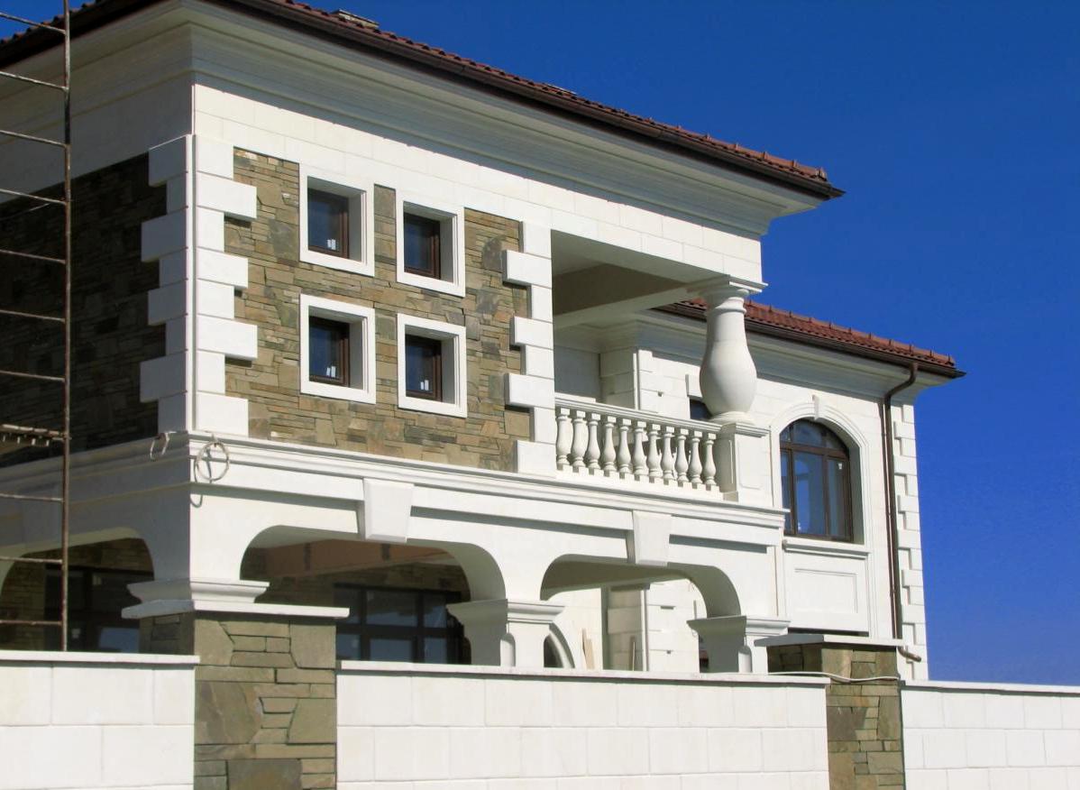 Комбинированная облицовка фасада дома